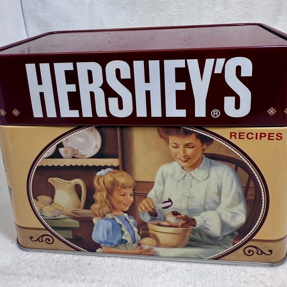 Hershey's Kisses 100th Anniversary Milk Chocolate Recipe Tin - Picture 3 of 8